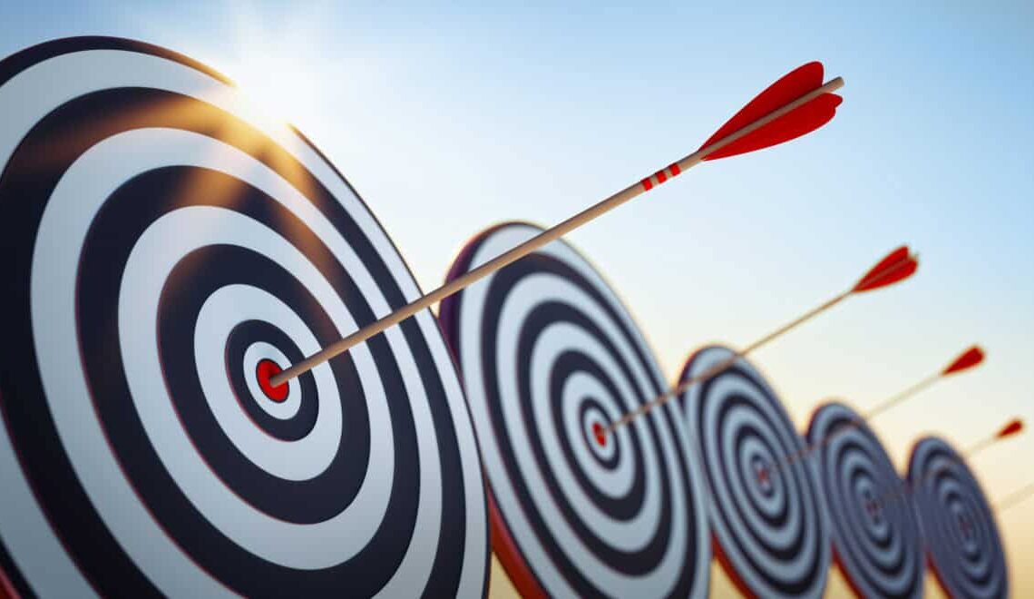 arrows hit bullseye on target
