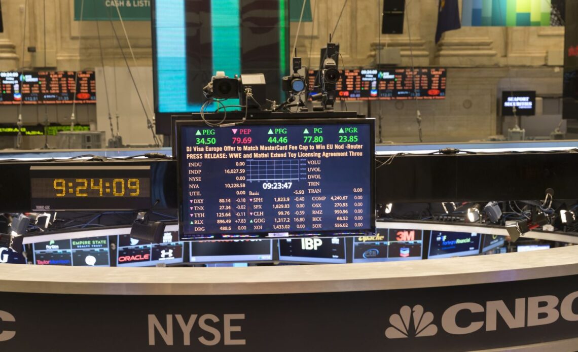 Stocks Settle Lower as Rising Crude Prices Spur Inflation Fears