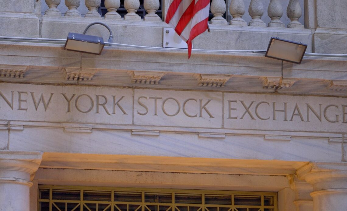 Stocks Settle Mixed as Chipmakers Climb and Financial Stocks Fall