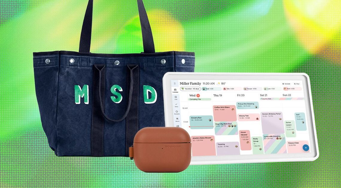 Best Gifts for Mom (2026): E-Readers, Digital Wall Calendar, Smart Bird Feeders